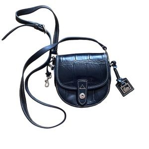 Vintage Dooney & Bourke mini leather purse